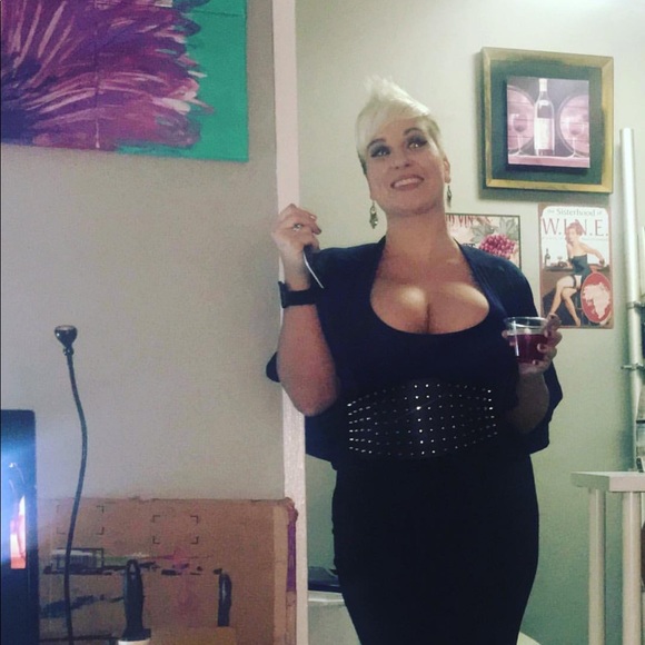 Meet your Posher, Angela - Picture 6 of 7